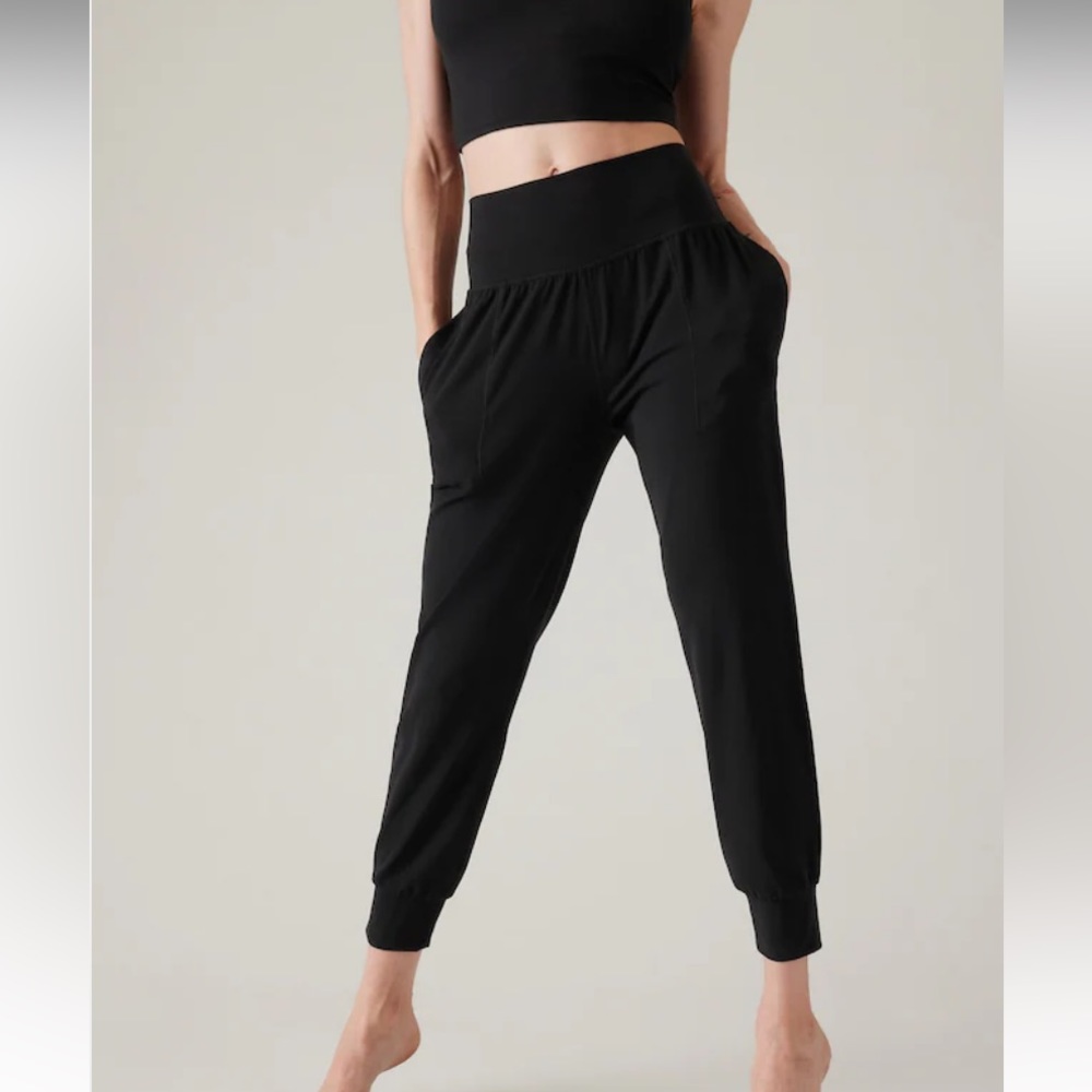 LIKE NEW Salutation Jogger